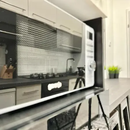 Standard By Hi5 - Tiny Studio Apartment Budapest