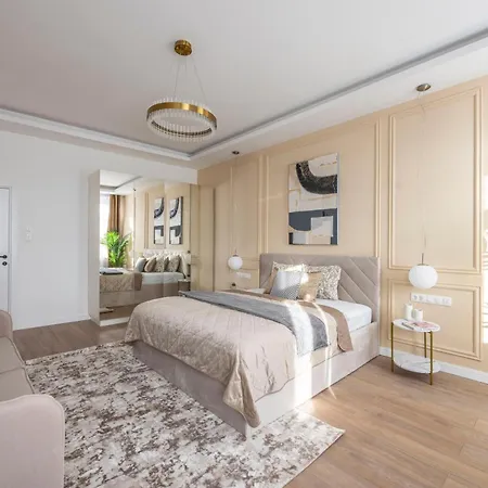 Apartment Luxury & Classy With 3bedrm, 2bathrm Budapest
