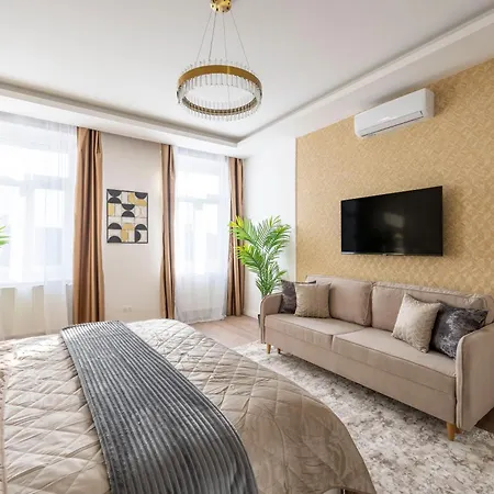 Apartment Luxury & Classy With 3bedrm, 2bathrm