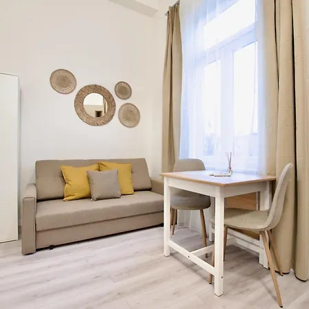 Standard By Hi5- Kiraly 82 Apartment