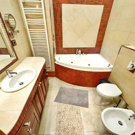 Ultra Central / 10 Ppl Apartment