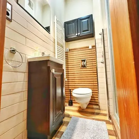 Ultra Central / 10 Ppl Apartment