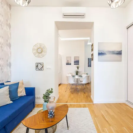Luxury Quentin 3 Bedrm, 2 Bathrm Apartment Budapest