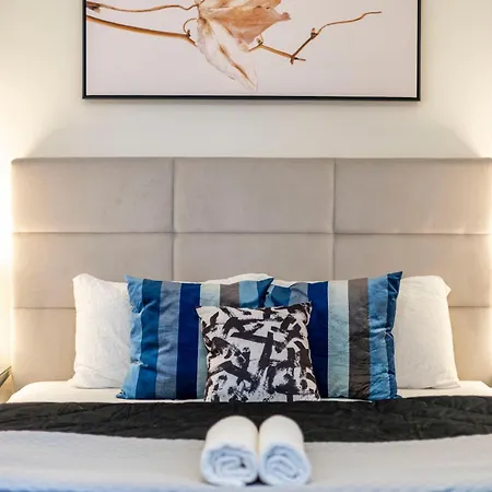 Luxury Quentin 3 Bedrm, 2 Bathrm Apartment