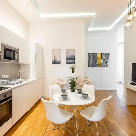 Luxury Quentin 3 Bedrm, 2 Bathrm Apartment Budapest