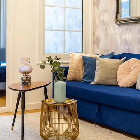 Luxury Quentin 3 Bedrm, 2 Bathrm Apartment