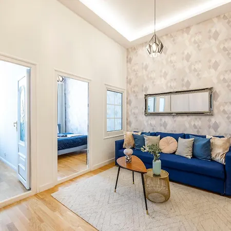 Luxury Quentin 3 Bedrm, 2 Bathrm Apartment *