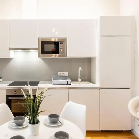 Apartment Luxury Quentin 3 Bedrm, 2 Bathrm Budapest