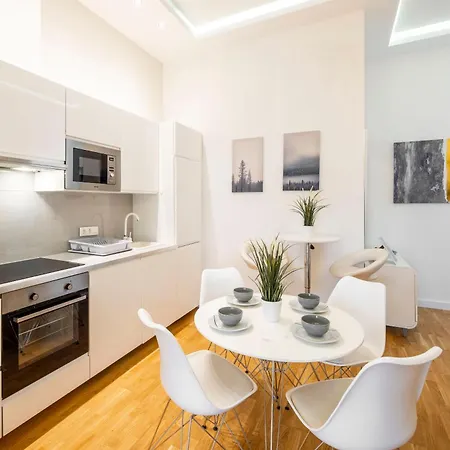 Luxury Quentin 3 Bedrm, 2 Bathrm Budapest
