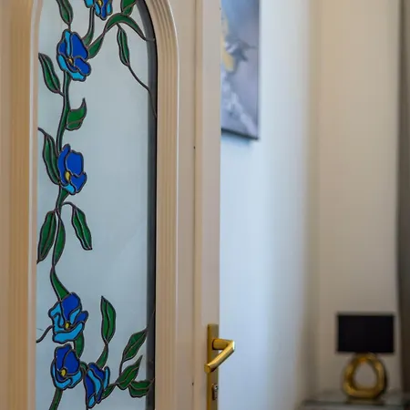 Luxury Quentin 3 Bedrm, 2 Bathrm Apartment