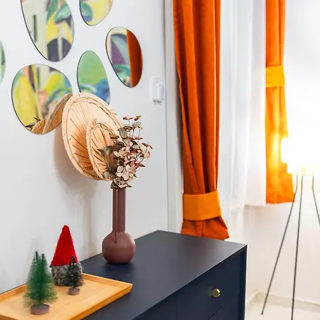 Apartment Modern Uniquely Designed Flat Andrassy Avenue And Oktogon Square *