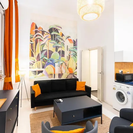 Apartment Modern Uniquely Designed Flat Andrassy Avenue And Oktogon Square Budapest