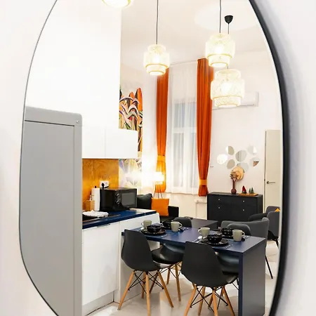 Apartment Modern Uniquely Designed Flat Andrassy Avenue And Oktogon Square *