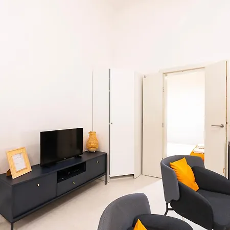 Modern Uniquely Designed Flat Andrassy Avenue And Oktogon Square * Budapest