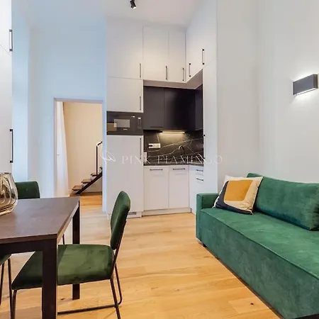 Apartment Elegant Near Hungarian Museum By Pink Flamingo