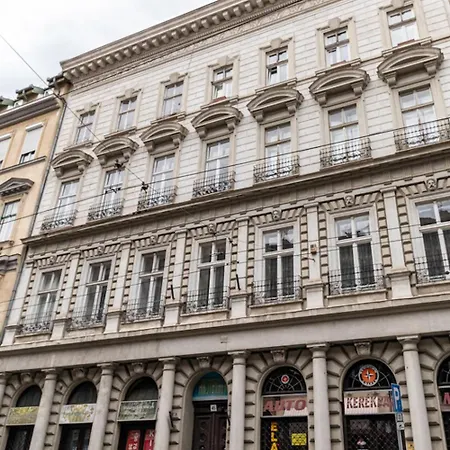 Exclusive Grand In The Heart Of *