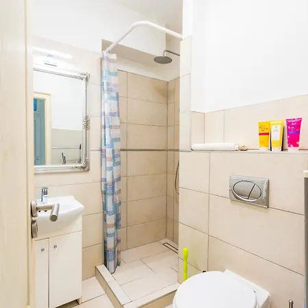 Apartment Little Hideaway Right Next Margaret Island Budapest