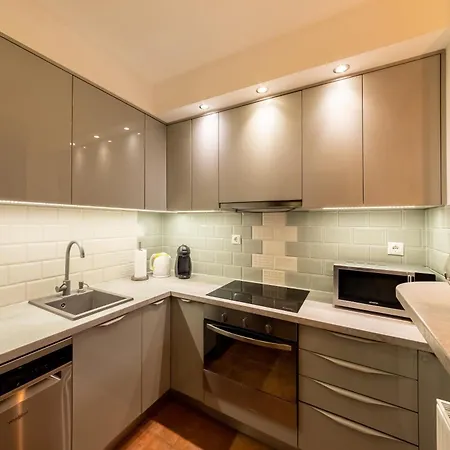 Apartment Center Budget Inside Free Parking Self Check-in Free Streaming Ac Balcony *