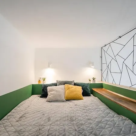 Vintage Downtown Apartment, 2 Baths * Budapest