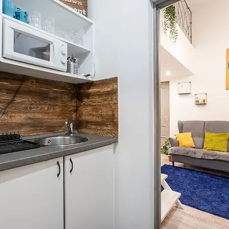 Vintage Downtown Apartment, 2 Baths * Budapest