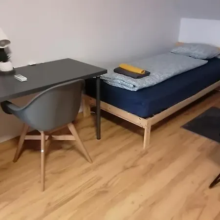 R * Budapest