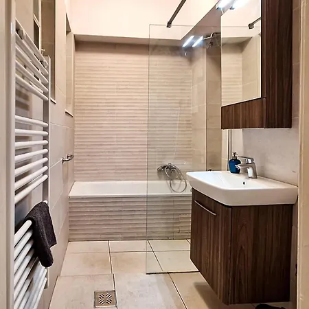 Apartman Modern Parkside Garden View