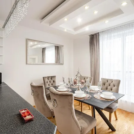 Beautiful Three Bedrooms With Free Parking Close To The Danube Coast Budapest