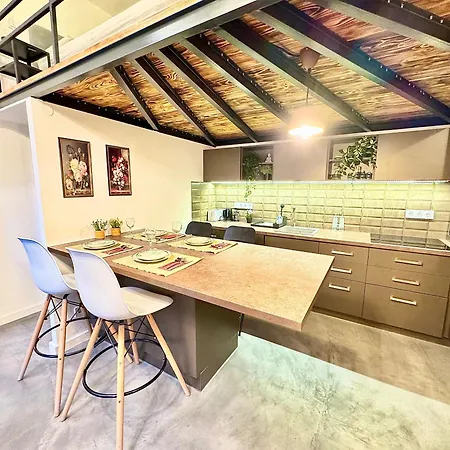 Dream Design - 3 Bedrooms & Finn Sauna Apartment
