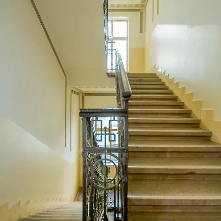 Kelvin's V District 2br Urban Haven By Nw