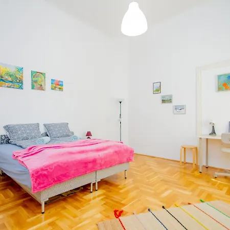 Kelvin's V District 2br Urban Haven By Nw