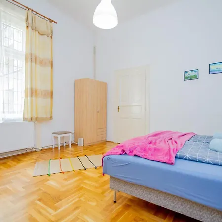Appartamento Kelvin's V District 2br Urban Haven By Nw
