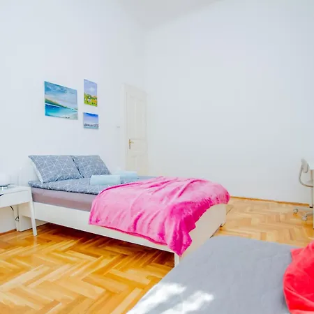 Appartamento Kelvin's V District 2br Urban Haven By Nw *
