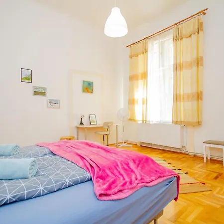 Kelvin's V District 2br Urban Haven By Nw Appartamento *