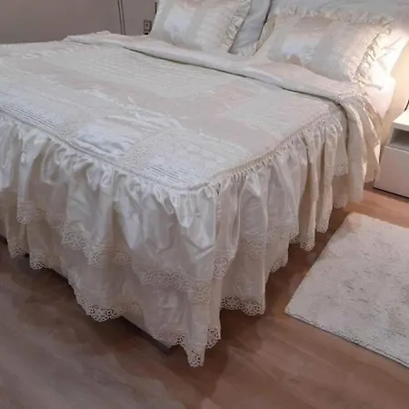 Apartment Modern, Quiet & Cozy In The Middle Of Downtown Near Danube At Fashion Street