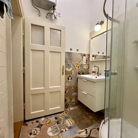 Cozy Flat In The Heart Of Budapesta