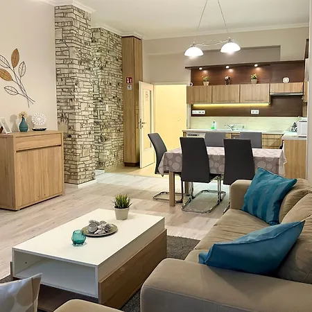 Asbóth Taylor Apartamento *
