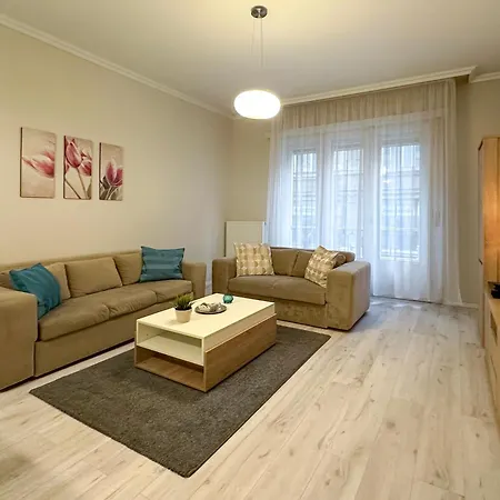 Asbóth Taylor Apartamento *