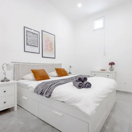Skyline Serenity Retreat @vaci Famous Street * Budapest