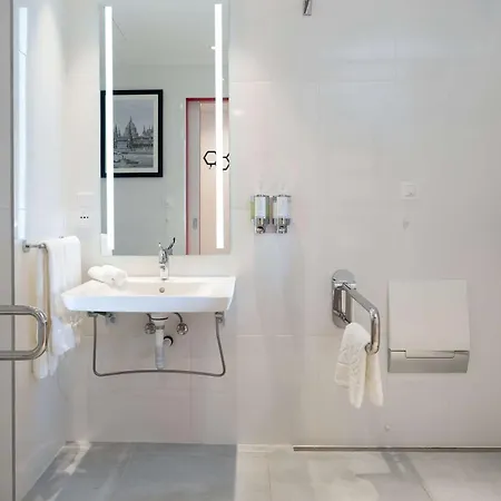 Hampton By Hilton Centre Отель Будапешт