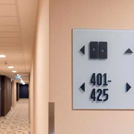 Отель Hampton By Hilton Centre 3*