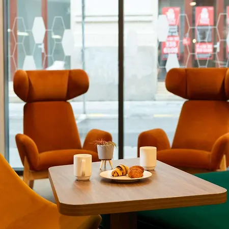 Hampton By Hilton Centre Отель 3*