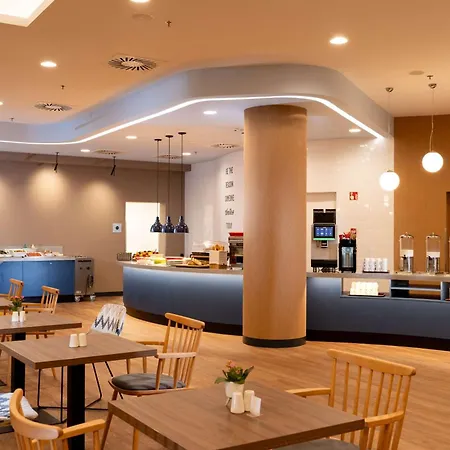 Hampton By Hilton Centre