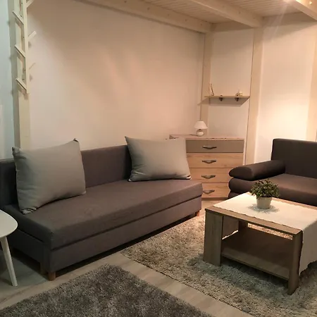 Rose Apartmann *