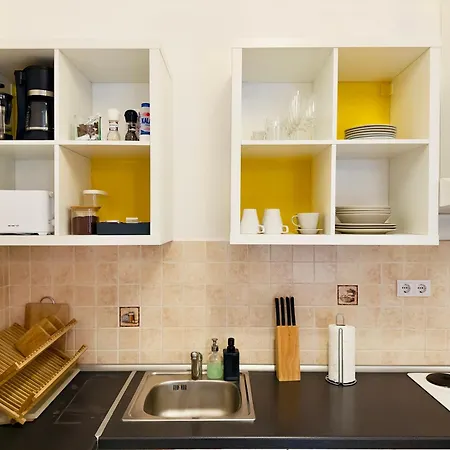 Large Peaceful 1br In - Yellow House * Budapest