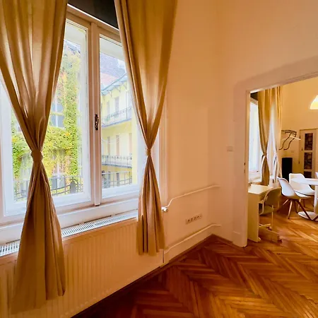 Large Peaceful 1br In - Yellow House Budapest