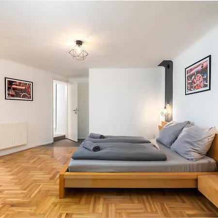 Industrial Westend Apartament *