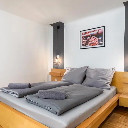 Apartament Industrial Westend *