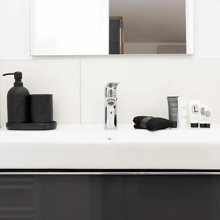 Apartment Luxury Cozy 2 Bdr Downtown Apt.6 *