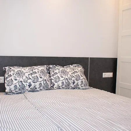 Luxury Cozy 2 Bdr Downtown Apt.4 Apartment Budapest