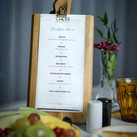 Queen's Court & Otel Budapeşte